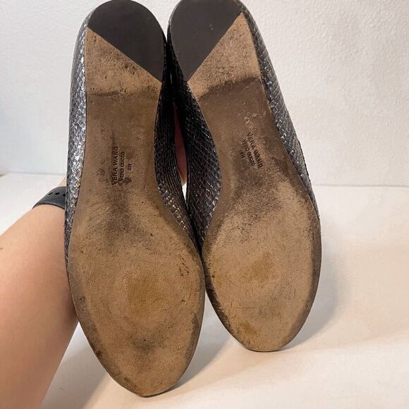 Vera Wang Metallic Pewter Round Toe Ballet Flats 8 - Picture 7 of 8